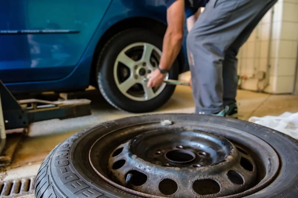 VW servicing shop